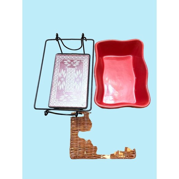 Temp-tations by Tara 8.5” x 5.5” Loaf Dish Wire Basket & Hot Plate - Picture 5 of 8